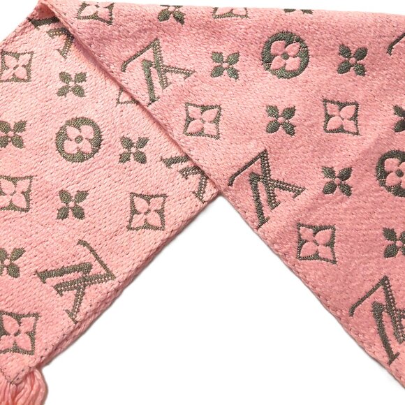 Louis Vuitton LV Pink Silver Shine Monogram Logomania Scarf Pre-Owned - Picture 4 of 13